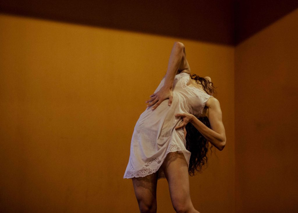 Carmen Werner. TELL ME (5 dancers version)