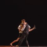 Bailarines Provisional Danza en un momento oportuno