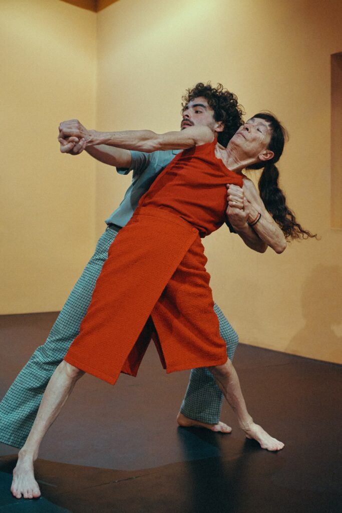 Dúo mixto bailarines. Provisional Danza.