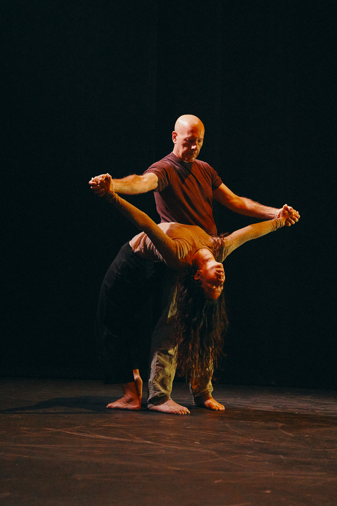 escapar huir salir por la tangente obviar cosas, gente, frases, consejos, diagnósticos -En cualquier situación incomoda, lo importante es sobrevivir al momento C. Werner